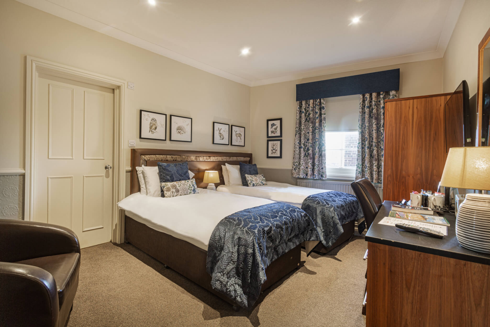 Classic Twin Room Hotel Boston 2 scaled