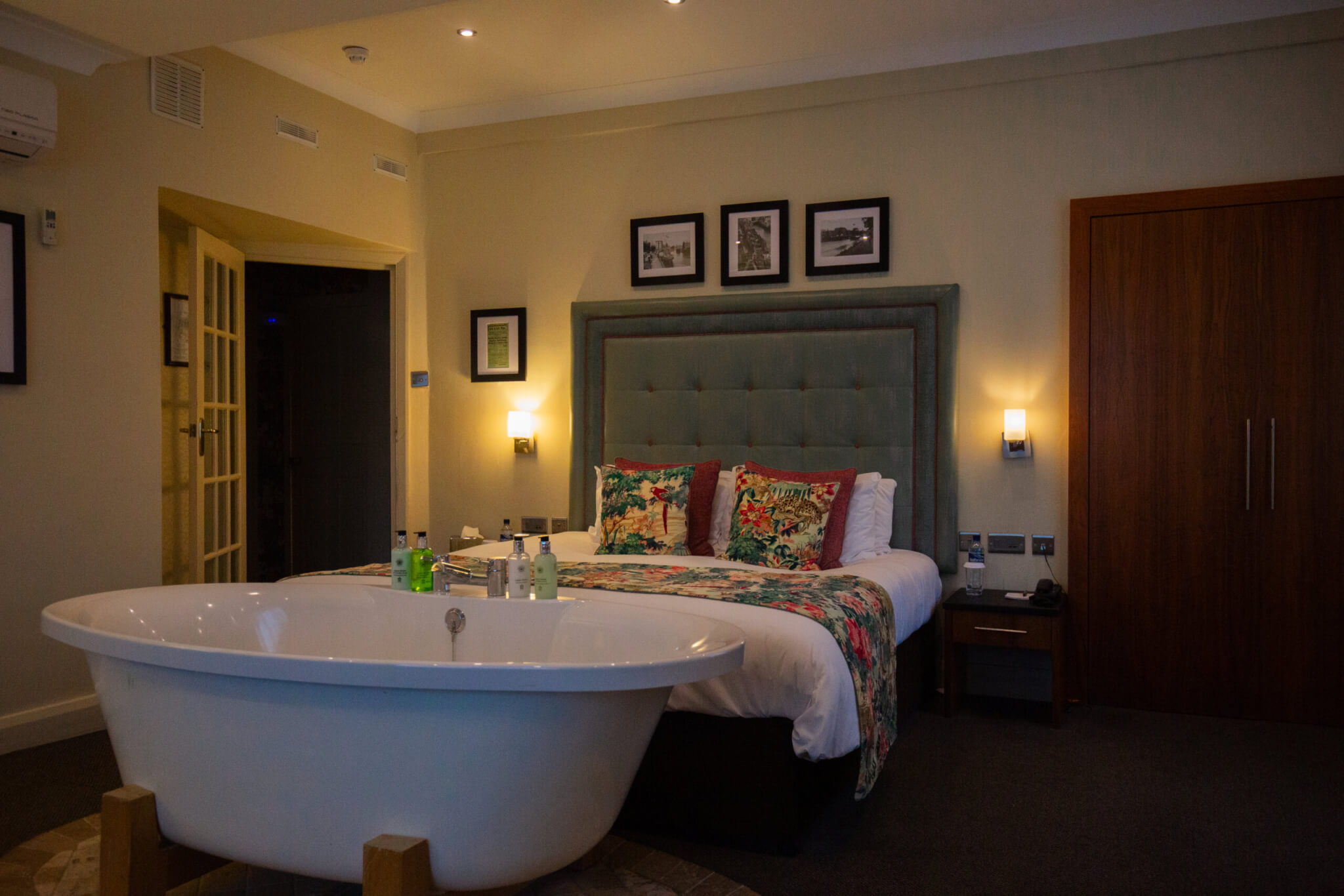 locals favourite pub boston white hart 2 scaled